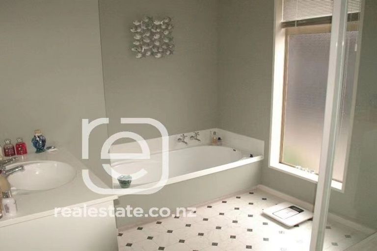 Photo of property in 5 Mcclintock Lane, Sockburn, Christchurch, 8042