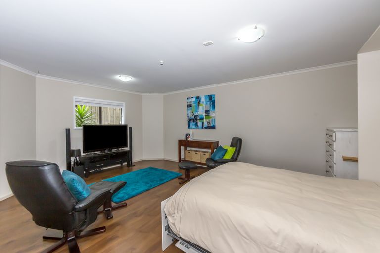 Photo of property in 9 Kingtide Place, Red Beach, 0932