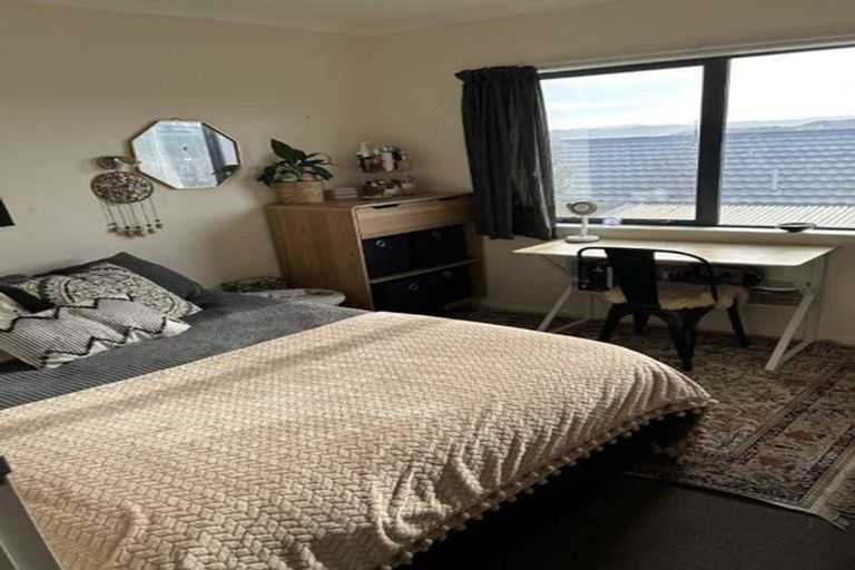 Photo of property in 4 Kekerenga Street, Strathmore Park, Wellington, 6022