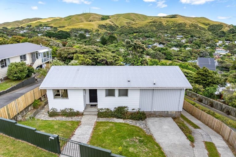 Photo of property in 73 Sea Vista Drive, Pukerua Bay, 5026
