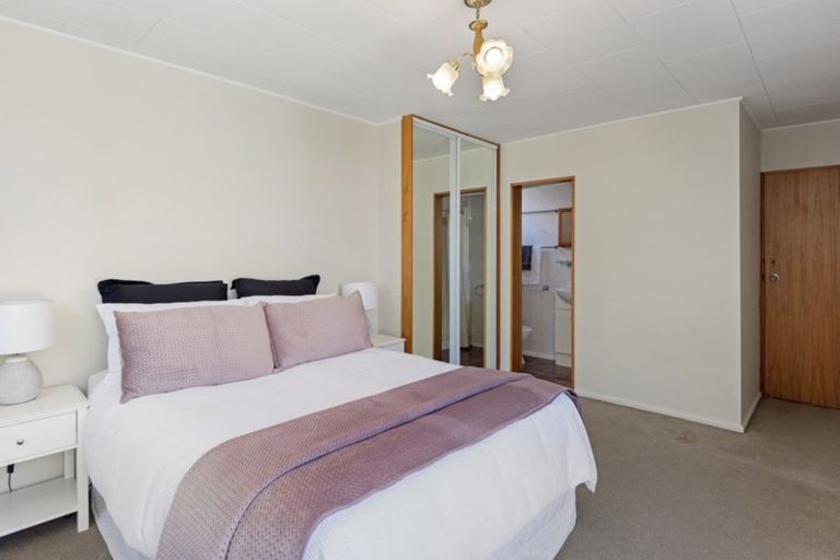 Photo of property in 34 Farrington Avenue, Bishopdale, Christchurch, 8053