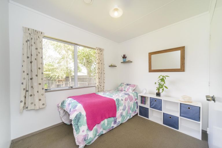 Photo of property in 97 Hillcrest Drive, Kelvin Grove, Palmerston North, 4414