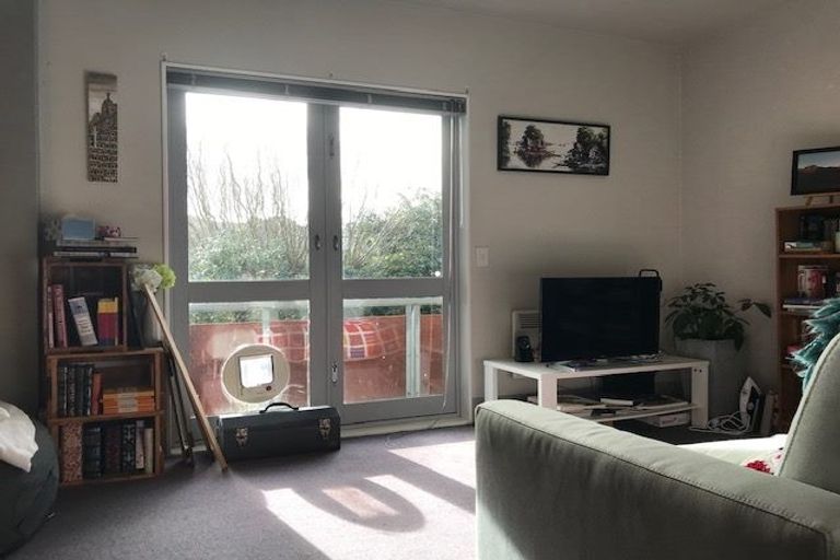 Photo of property in 2/112 Mairangi Road, Wilton, Wellington, 6012