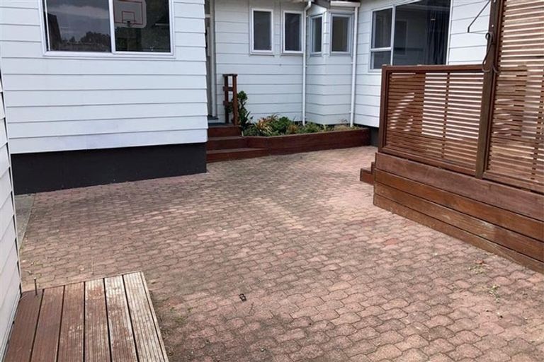 Photo of property in 114 Racecourse Road, Waiuku, 2123