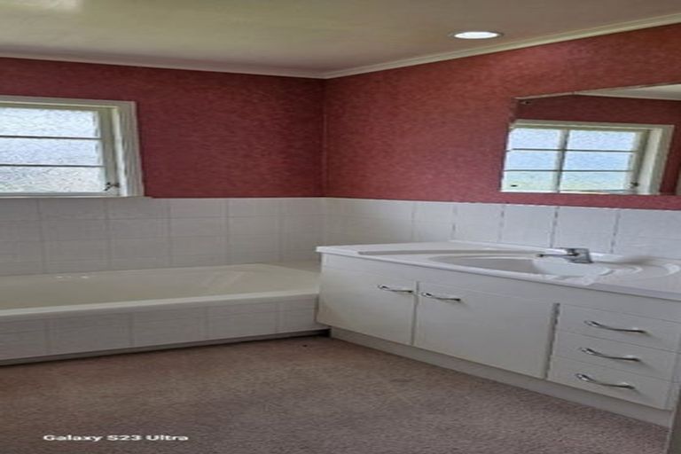 Photo of property in 65 Poaka Avenue, Dinsdale, Hamilton, 3204