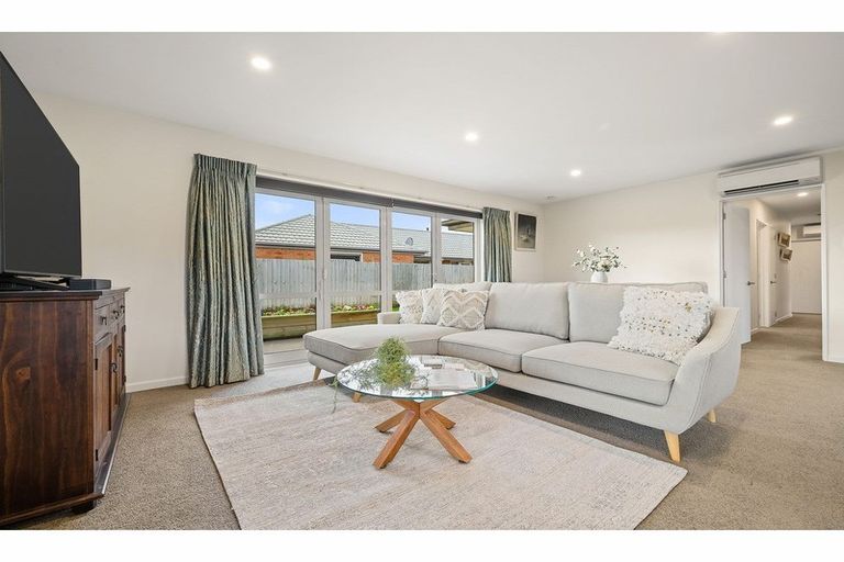 Photo of property in 1 Carradale Avenue, Broomfield, Christchurch, 8042