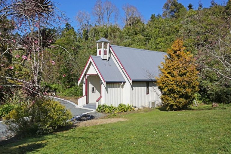 Photo of property in 59 Chamberlain Road, Bombay, 2675