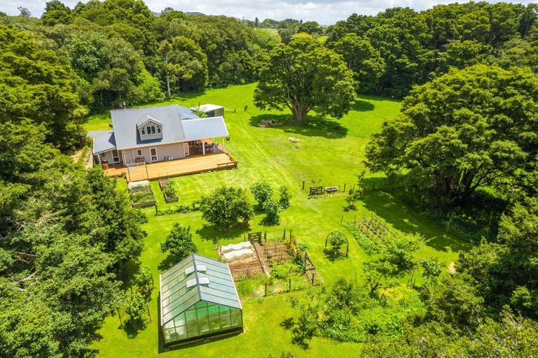 Photo of property in 141 Tauraroa Road, Maungakaramea, Whangarei, 0178