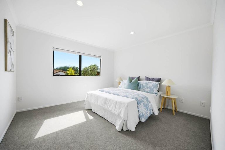 Photo of property in 1 William Gamble Drive, Greenhithe, Auckland, 0632