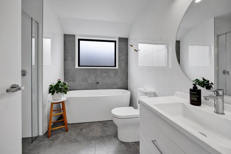 Photo of property in 9 Atutahi Street, Hurdon, New Plymouth, 4310