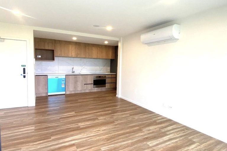 Photo of property in 4/5g Newelm Lane, Flat Bush, Auckland, 2019