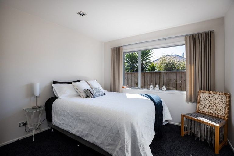 Photo of property in 2/37 Wallace Place, Westown, New Plymouth, 4310