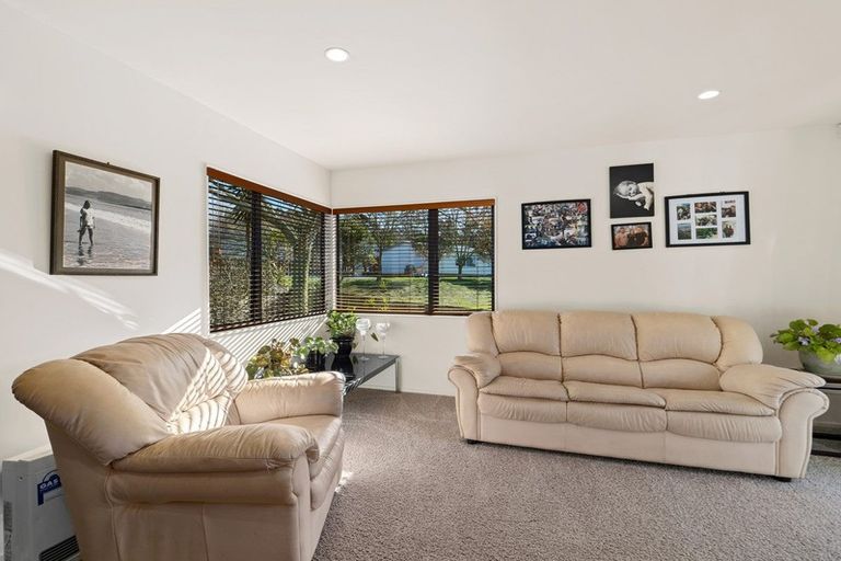 Photo of property in 33a Bronzewing Terrace, Unsworth Heights, Auckland, 0632
