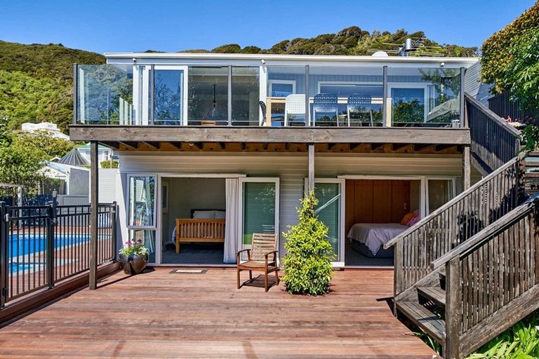 Photo of property in 21 Mahoe Street, Eastbourne, Lower Hutt, 5013