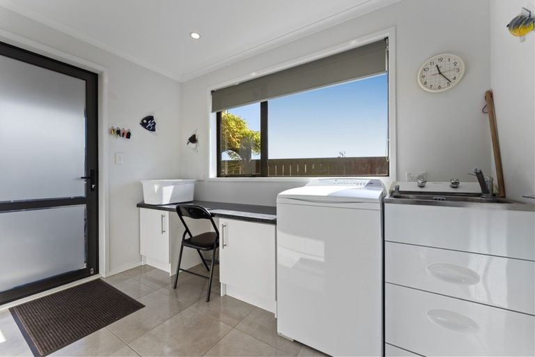 Photo of property in 53 Alberta Road, Glen Avon, New Plymouth, 4312