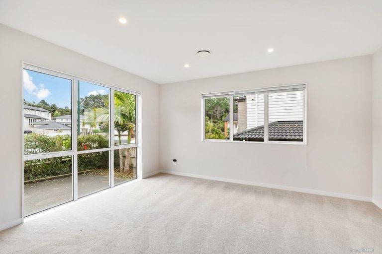 Photo of property in 77 Golden Morning Drive, Albany Heights, Auckland, 0632