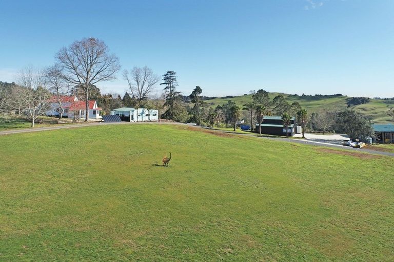 Photo of property in 59 Chamberlain Road, Bombay, 2675