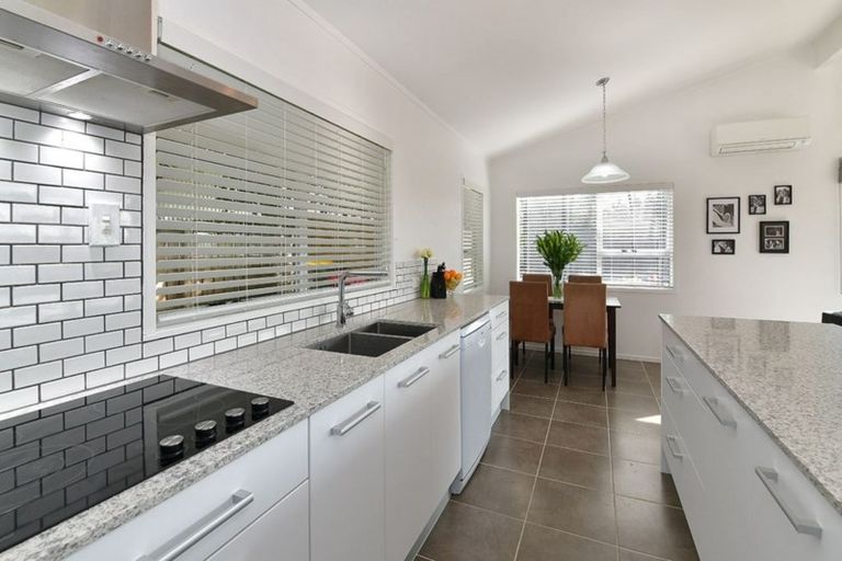 Photo of property in 3 Win Grove, Hatfields Beach, Orewa, 0931