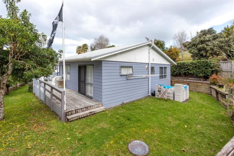 Photo of property in 124 Isabel Street, Whangamata, 3620