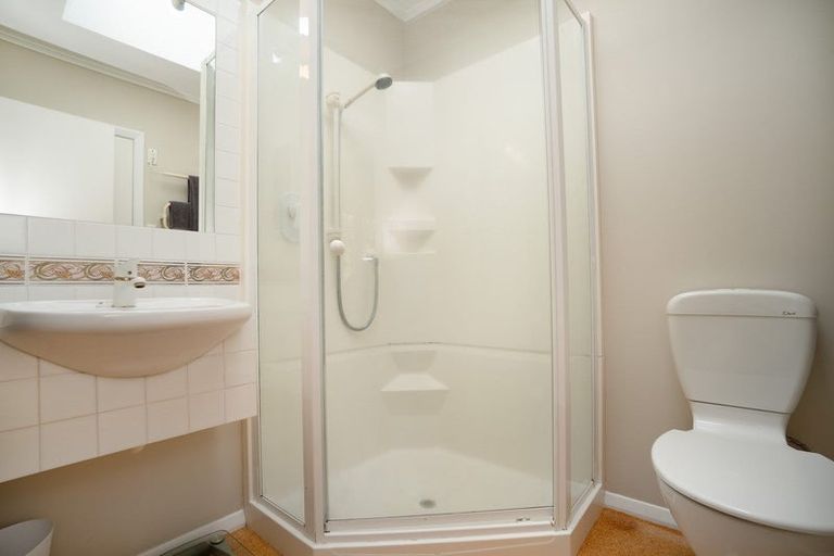 Photo of property in 8 Swansea Street, Hokowhitu, Palmerston North, 4410