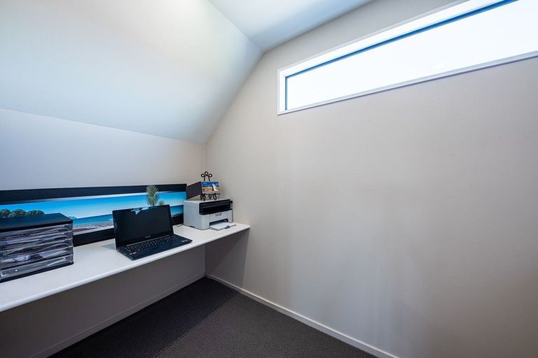 Photo of property in 5a Mclellan Place, Ilam, Christchurch, 8041