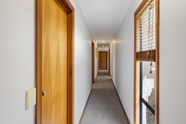 Photo of property in 8 Arataki Road, Havelock North, 4130