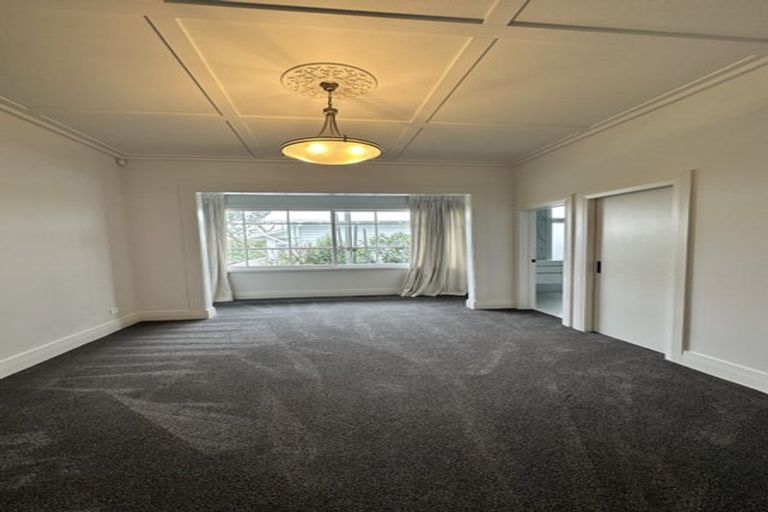 Photo of property in 50 Wairoa Road, Narrow Neck, Auckland, 0624