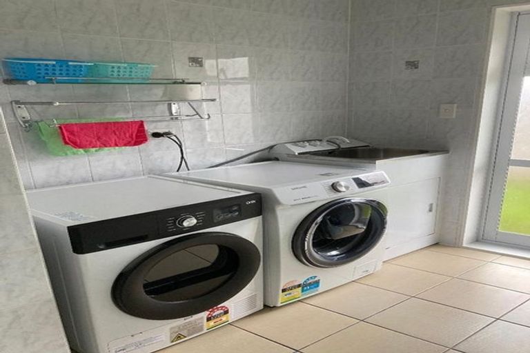 Photo of property in 55a Archibald Road, Kelston, Auckland, 0602