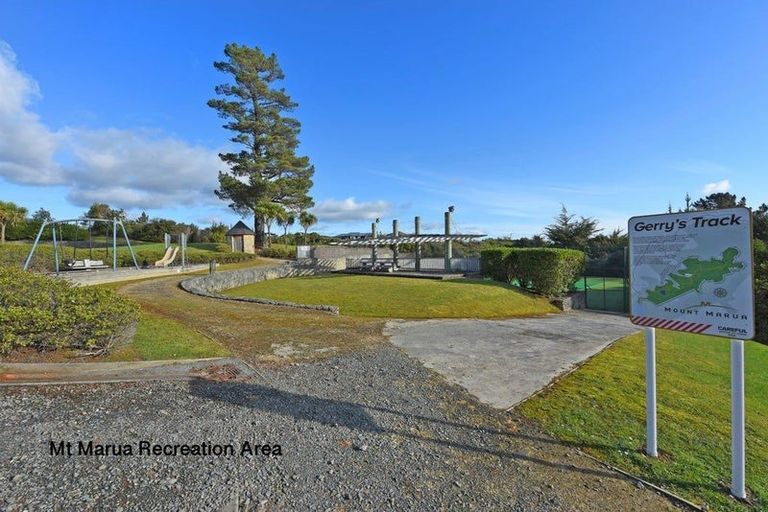 Photo of property in 86 Mount Marua Way, Timberlea, Upper Hutt, 5018