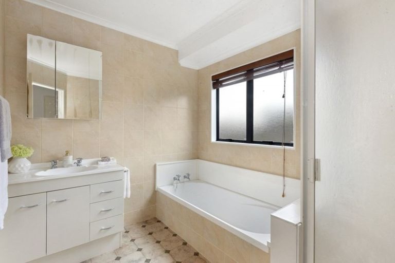 Photo of property in 21 Sarindah Place, Fairview Downs, Hamilton, 3214