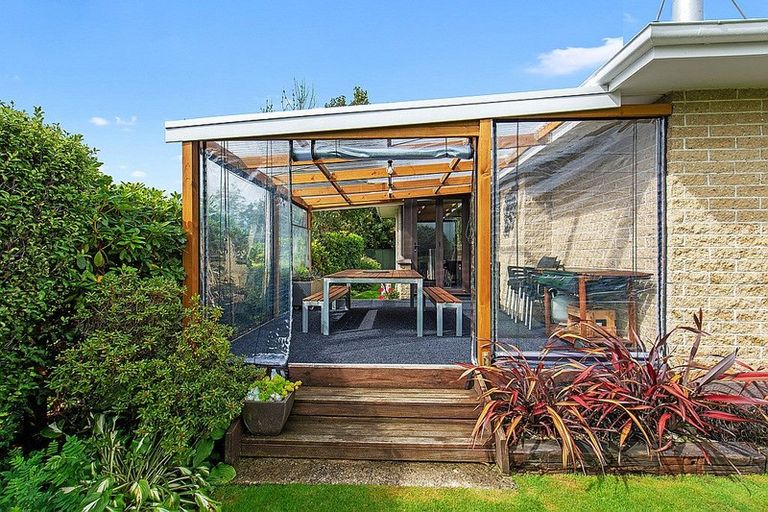 Photo of property in 47 Seaward Road, Edendale, 9825