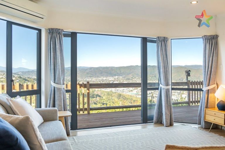 Photo of property in 87 Cypress Drive, Maungaraki, Lower Hutt, 5010