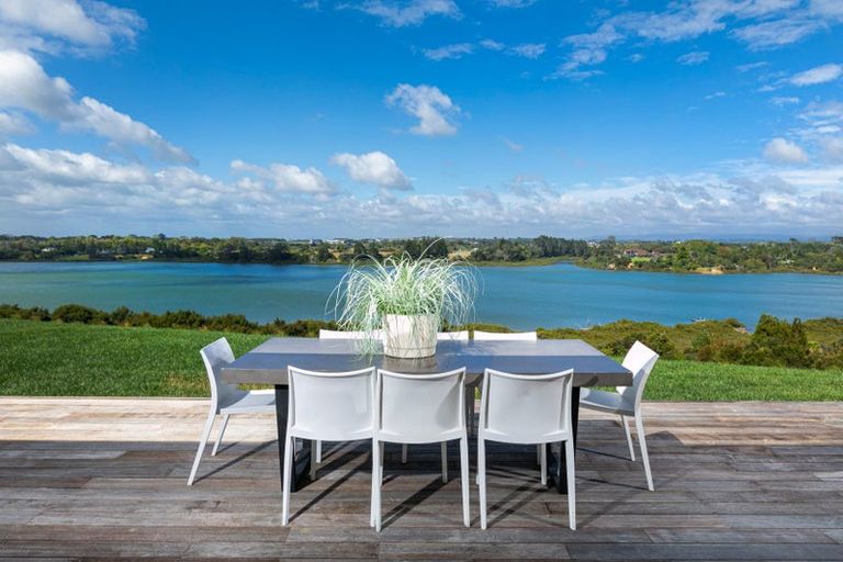 Photo of property in 31 James Paige Lane, Riverhead, 0793