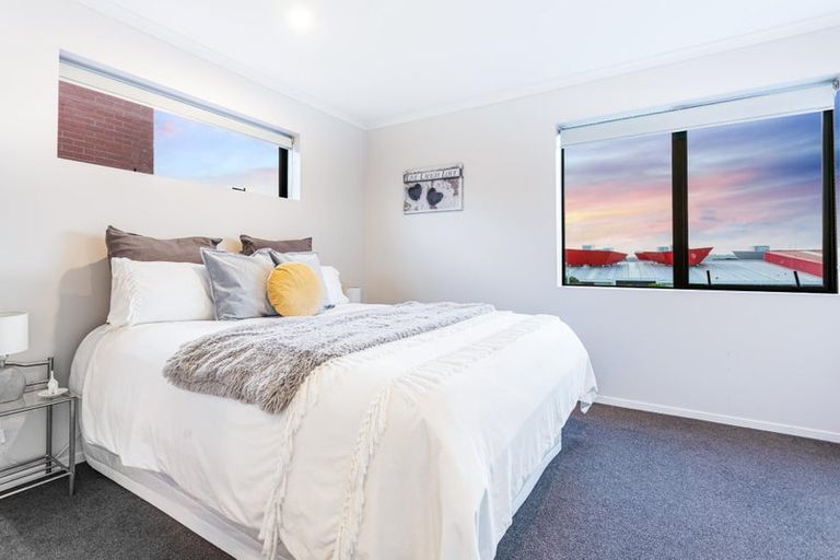 Photo of property in 5/89 Hobsonville Point Road, Hobsonville, Auckland, 0616