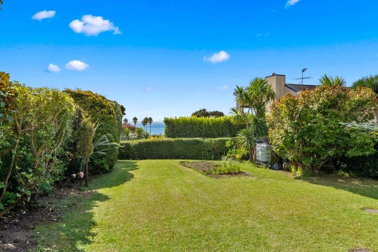 Photo of property in 27 Gulf View Road, Murrays Bay, Auckland, 0630