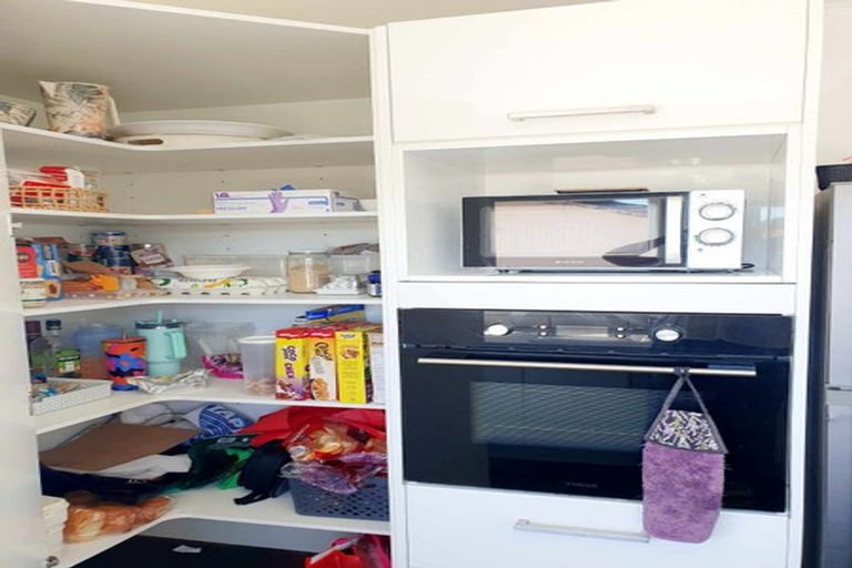 Photo of property in 8 Aplin Place, Birkdale, Auckland, 0626