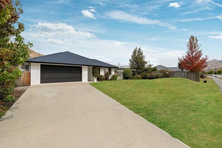 Photo of property in 18 Banbury Terrace, Lower Shotover, Queenstown, 9304