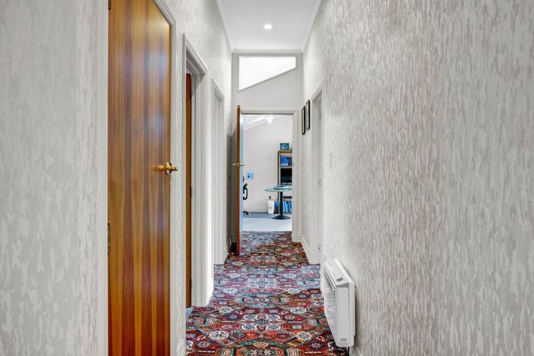 Photo of property in 19 George Street, Hawera, 4610