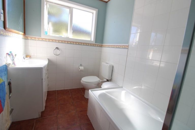 Photo of property in 39 Home Street, Winton, 9720