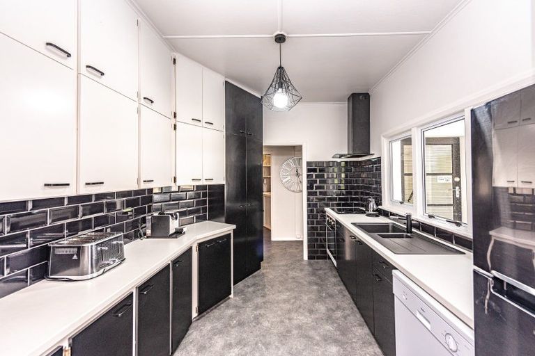 Photo of property in 17 Tulloch Street, Saint Johns Hill, Whanganui, 4500