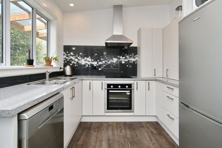 Photo of property in 98 Hargood Street, Woolston, Christchurch, 8062