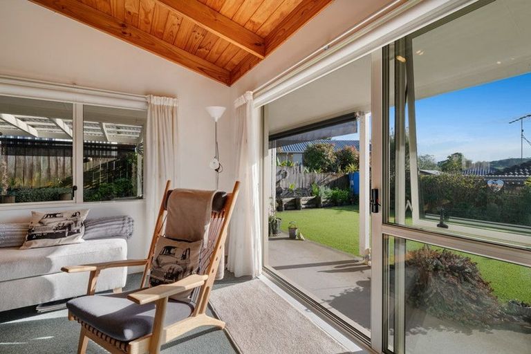 Photo of property in 72 Cabeleigh Drive, Helensville, 0800