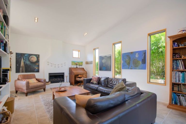 Photo of property in 33 Seaview Lane, Wainui, French Farm, 7582