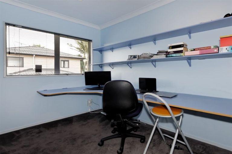 Photo of property in 83a Mt Lebanon Crescent, The Gardens, Auckland, 2105