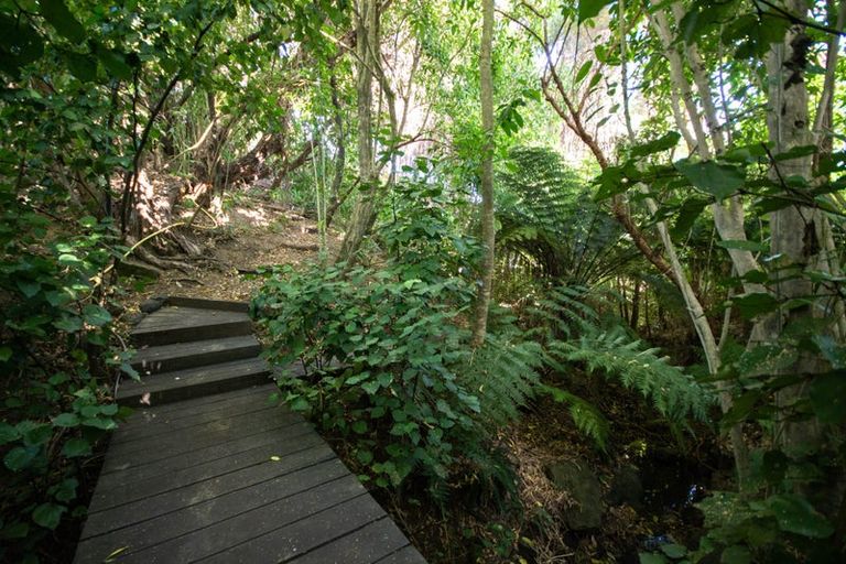 Photo of property in 33 Seaview Lane, Wainui, French Farm, 7582