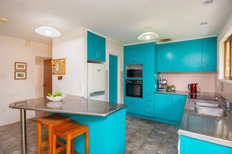 Photo of property in 17 Chilton Grove, Hokowhitu, Palmerston North, 4410