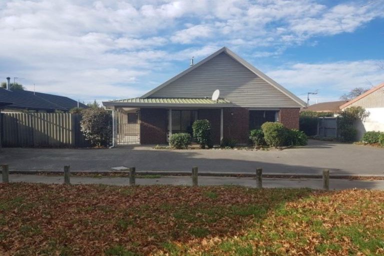 Photo of property in 1/16b Langham Place, Redwood, Christchurch, 8051