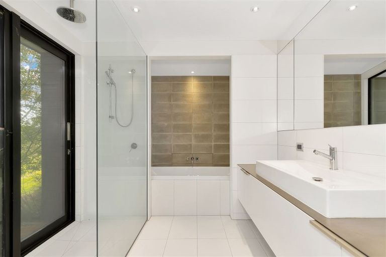 Photo of property in 219 Wyndale Road, Springfield, Sheffield, 7580