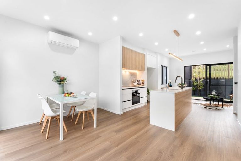 Photo of property in 16a Saint Catherine Crescent, West Harbour, 0618