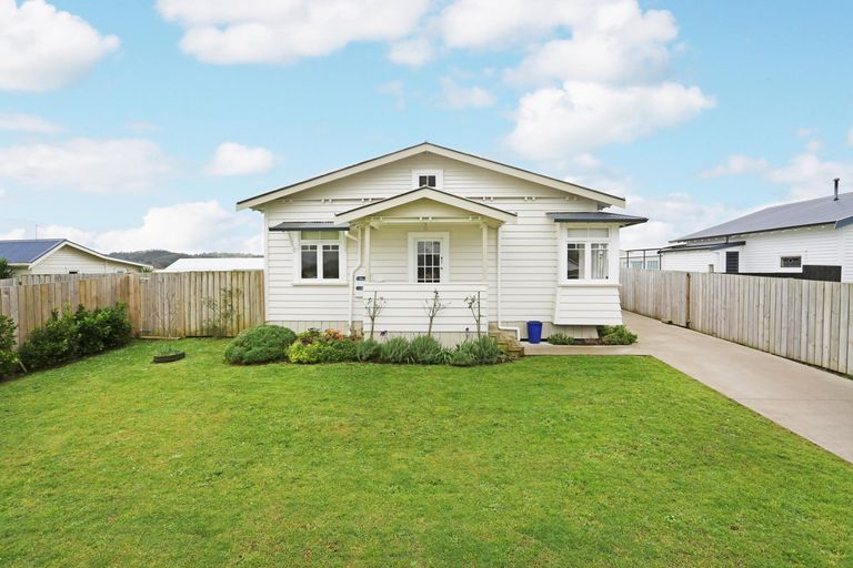 Photo of property in 38 Jellicoe Avenue, Tuakau, 2121